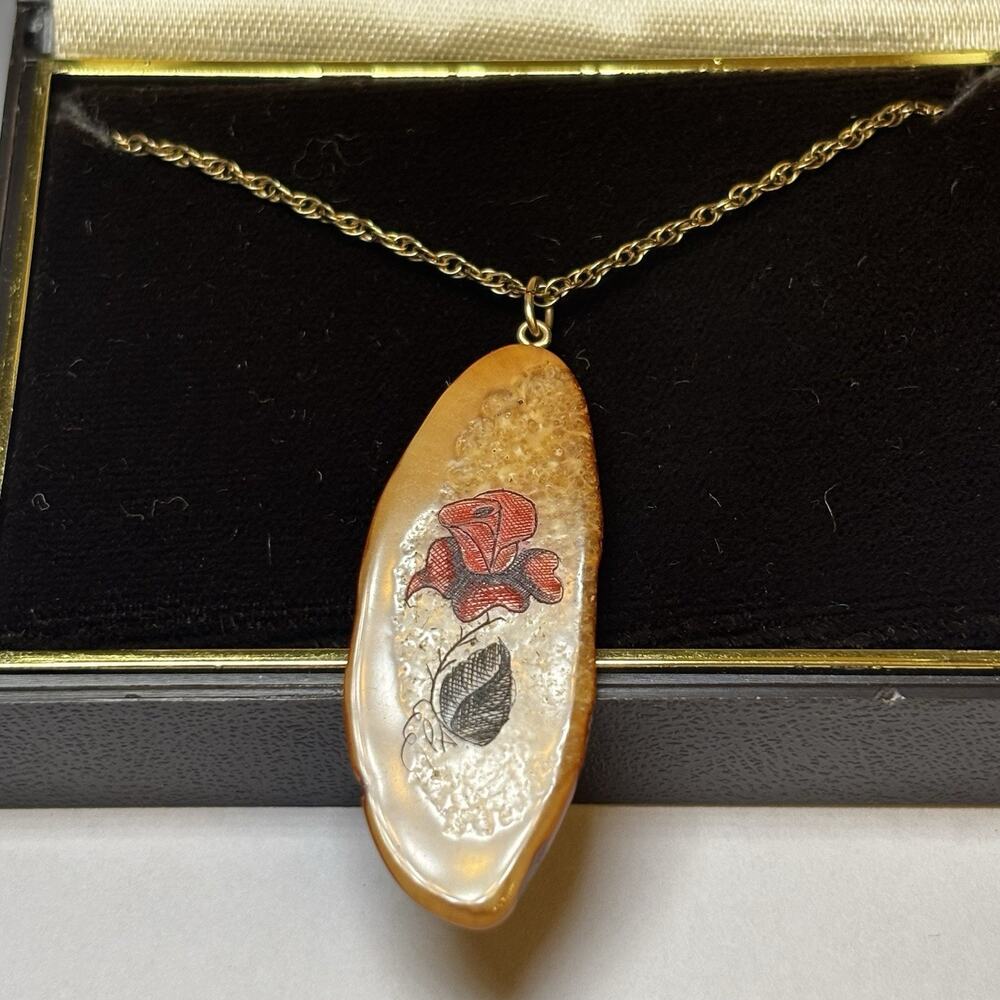 Vtg Antique Fossilized Walrus Ivory Necklace Handcrafted Scrimshaw Jewelry